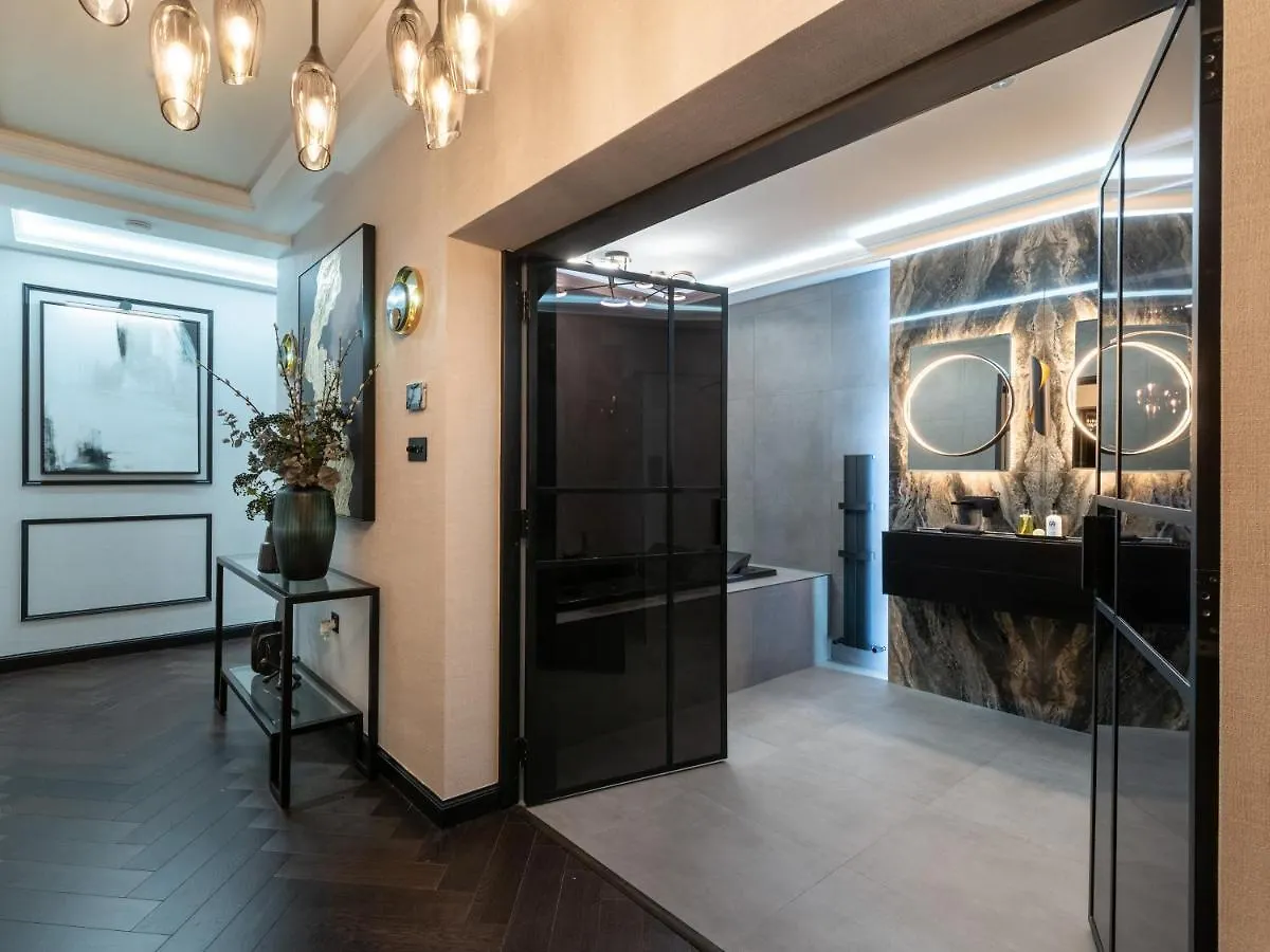 Luxury City Centre Oasis - Lux Spa Bath - Romantic Edinburgh 0*,  Großbritannien